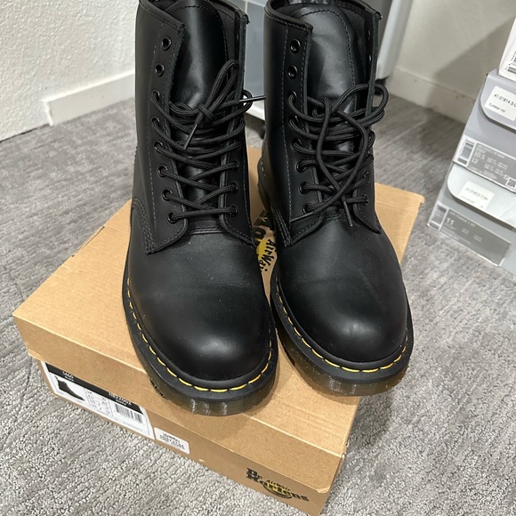 Doc Martins - Picture 3 of 3